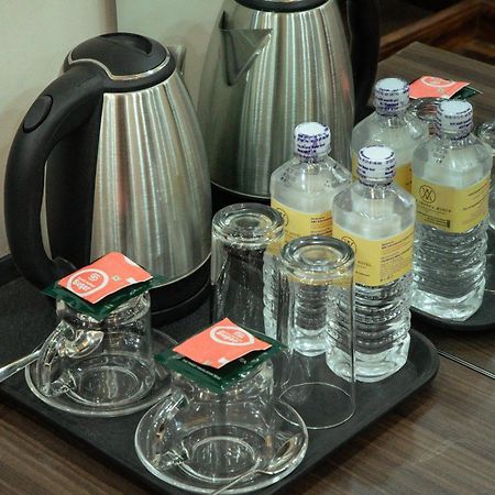 Kusum Airport Hotel カトマンズ エクステリア 写真